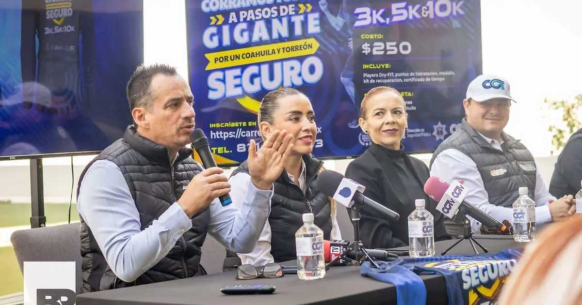Organizadores de la carrera.