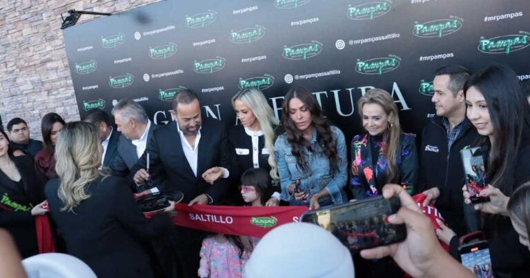 Inauguración de Mr, Pampas en Saltillo.