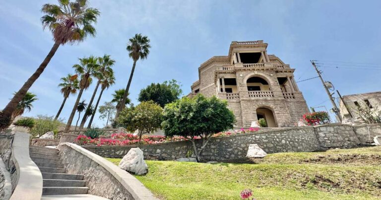 Fachada del Museo Casa del Cerro en Torreón.