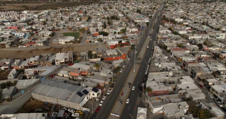 Vista aérea del bulevar Francisco I. Madero, al sur de Saltillo.
