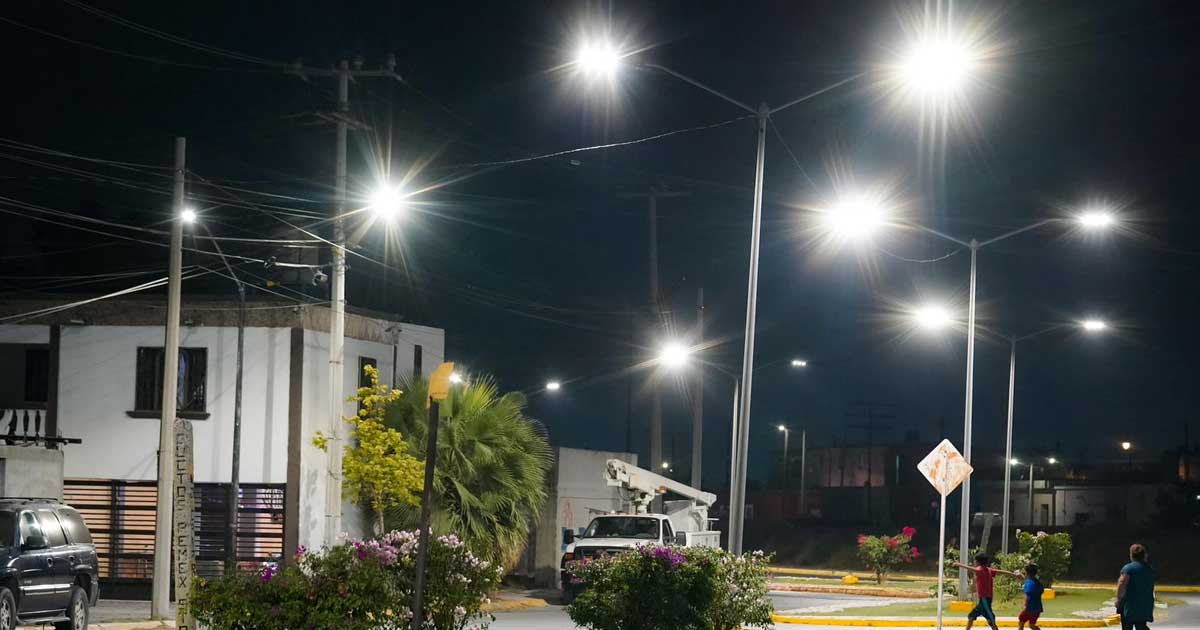 Alumbrado público en Ramos Arizpe.