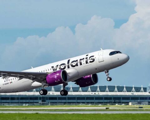 Avión de Volaris.