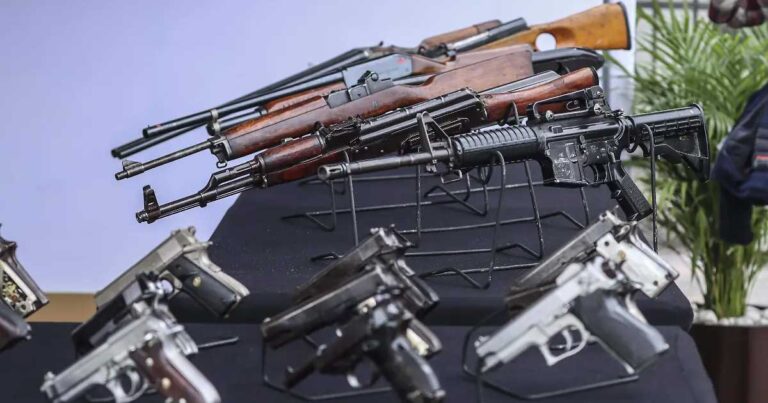 Armas