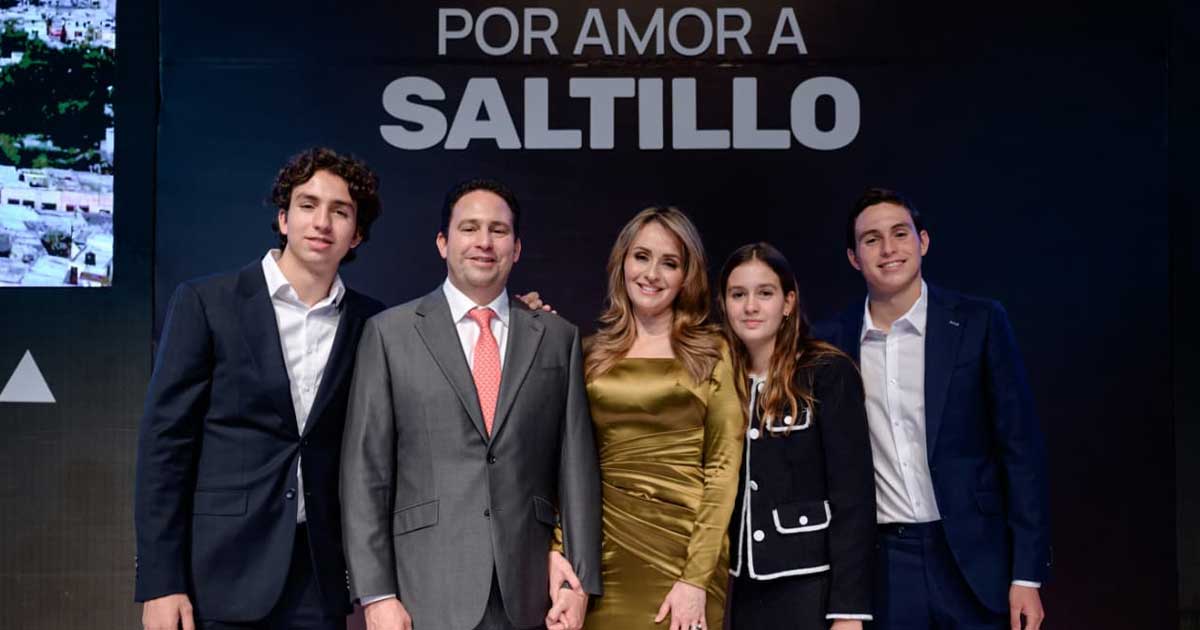 Familia de Javier Díaz, alcalde de Saltillo.