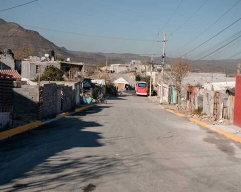 Calle pavimentada en Saltillo.