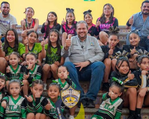 Niños deportistas en Ramos Arizpe.
