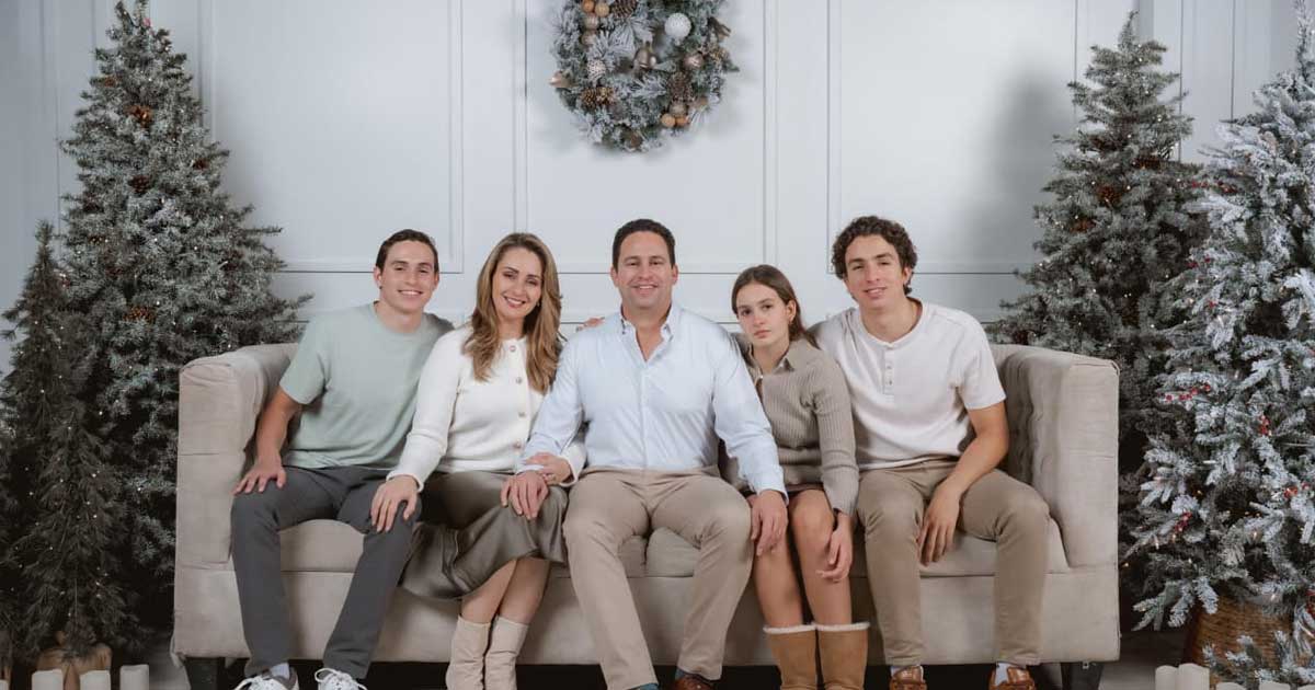 Javier Díaz, alcalde de Saltillo, y su familia.