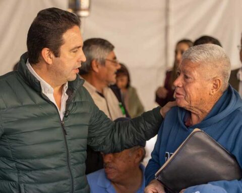 Javier Díaz, alcalde de Saltillo, y contribuyente en el pago del predial.