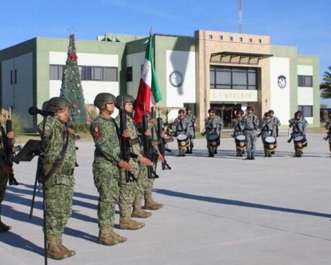 Toma de protesta en campo militar de San Pedro.