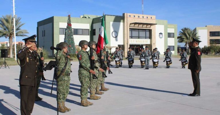 Toma de protesta en campo militar de San Pedro.