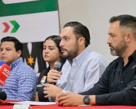 Carlos Villarreal, alcalde de Monclova, en conferencia de prensa.