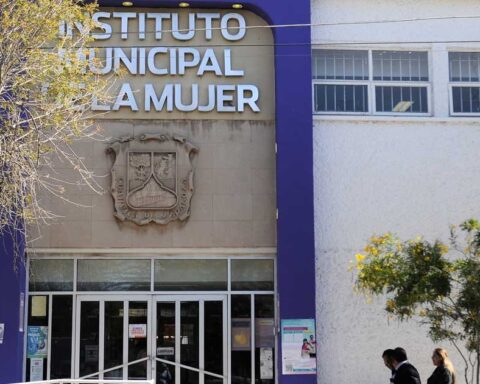Fachada exterior del IMM en Torreón.