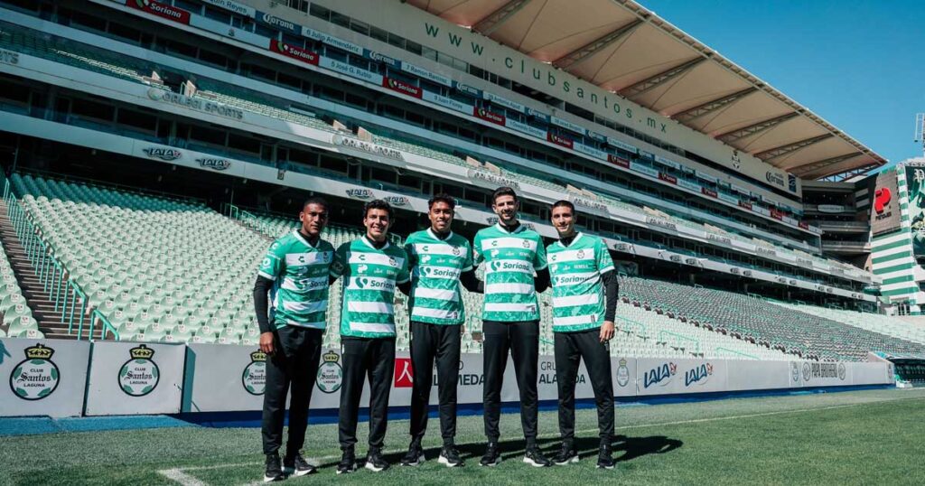 Los cinco nuevos refuerzos de Santos Laguna.