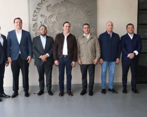 Reunión entre autoridades en Torreón.