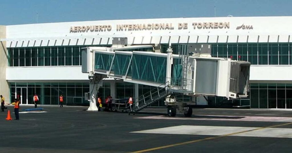 Fachada del Aeropuerto de Torreón.