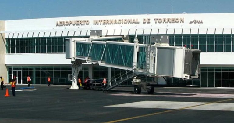 Fachada del Aeropuerto de Torreón.