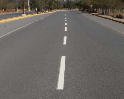 Carril del bulevar Musa de León en Saltillo.