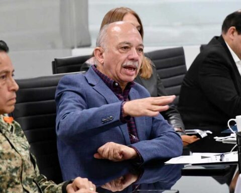 El secretario de Gobierno de Coahuila Óscar Pimentel coordinando acciones.