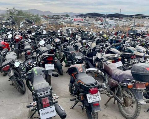 Motocicletas retenidas en operativos en Torreón.