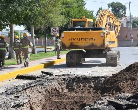 Obras del colector de drenaje en Torreón.
