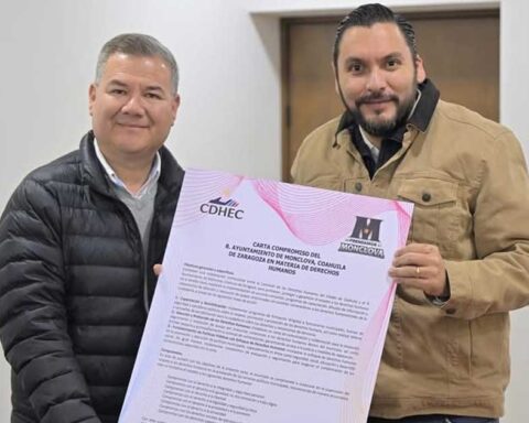 José Ángel Rodríguez, presidente de la CDHEC, y el alcalde de Monclova Carlos Villarreal.