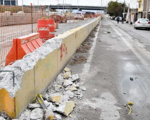 Obras del Paso Vial Villa Florida en Torreón.