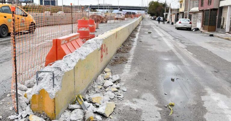 Obras del Paso Vial Villa Florida en Torreón.