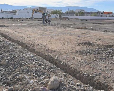 Obra de nueva escuela en Monclova.