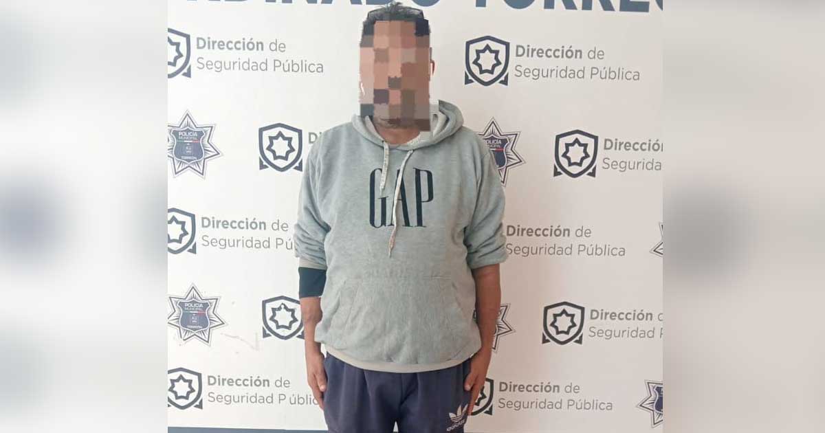 Hombre detenido en Torreón.