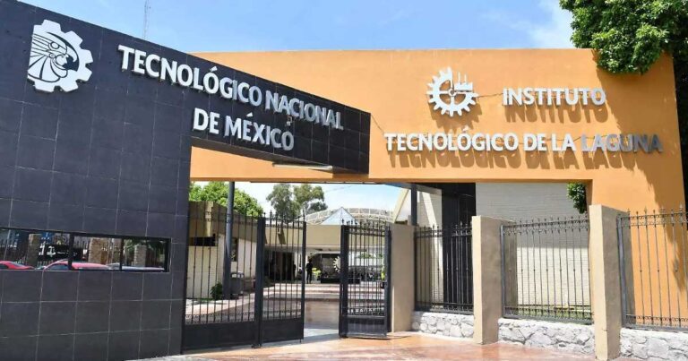 Fachada del Tec Laguna.