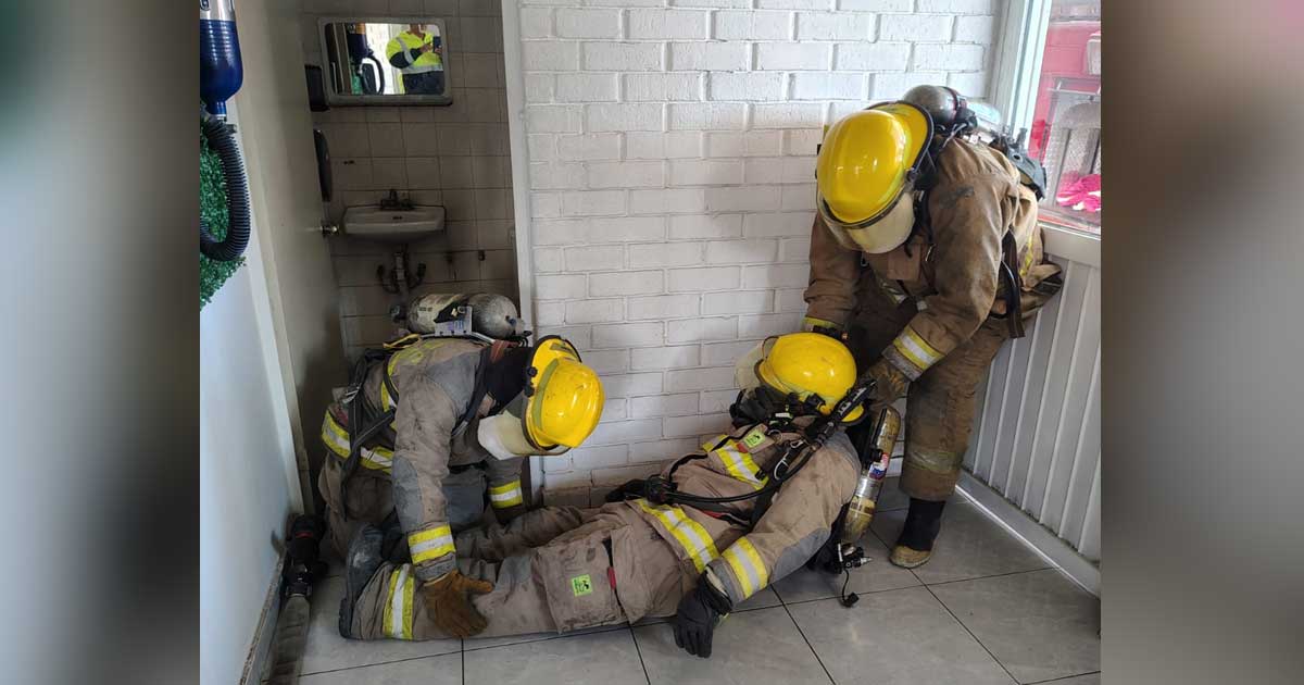 Elementos de Bomberos de Torreón en capacitación.