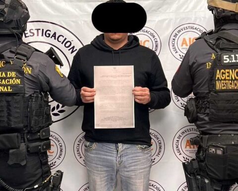 Hombre detenido.