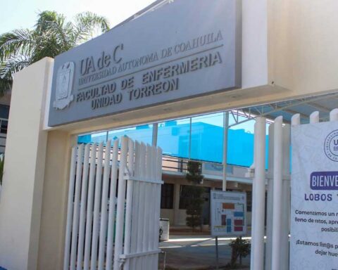 Fachada de la Facultad de Enfermería de la UAdeC Laguna.