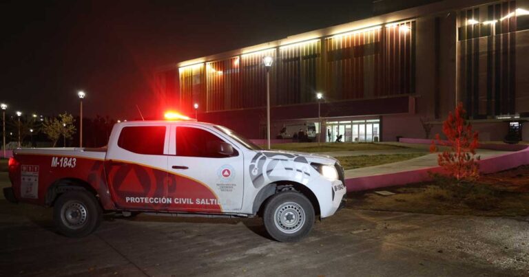 Camioneta de Protecciómn Civil en Saltillo.