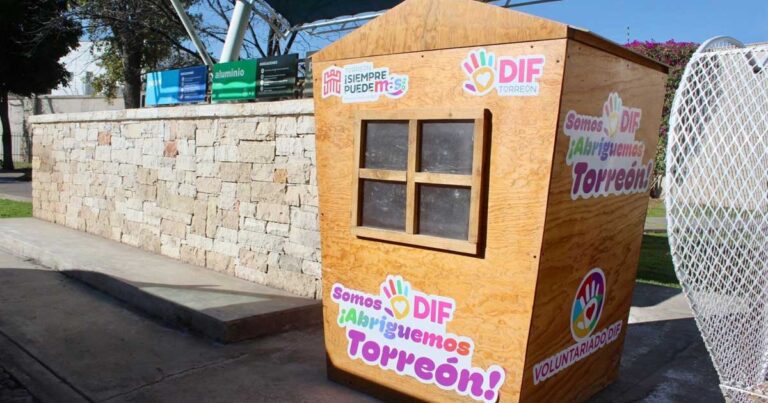 Punto de recolección de ropa invernal en Torreón.