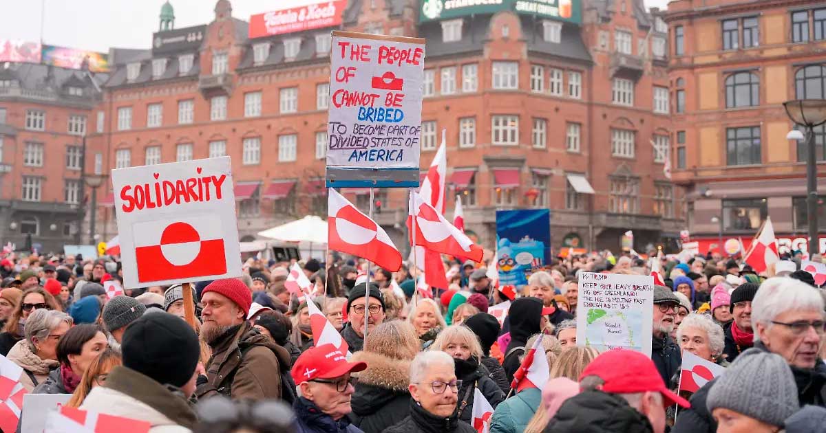 Miles de manifestantes en Copenhague, capital de Dinamarca.