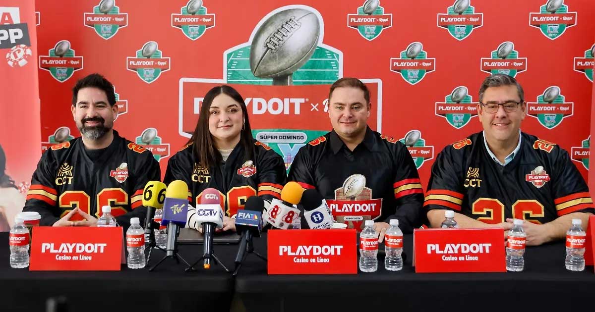 Empresarios anunciando el evento Play do it en Torreón.