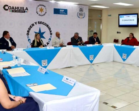 Firma de convenio entre el INE Coahuila, el IEC y la SSP.