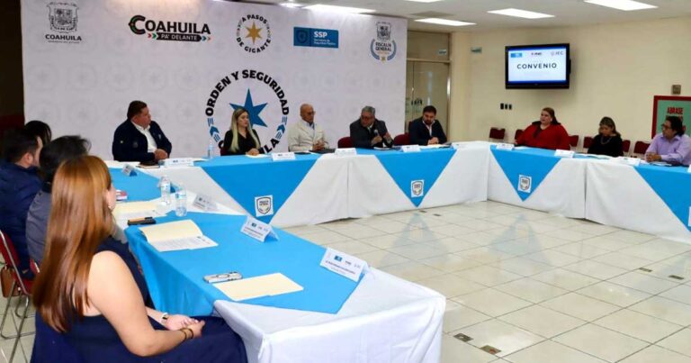 Firma de convenio entre el INE Coahuila, el IEC y la SSP.
