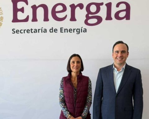 Manolo Jiménez, gobernador de Coahuila, y la secretaria de Energía Luz Elena González.