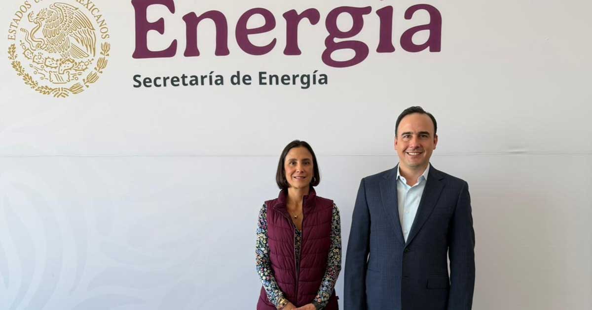 Manolo Jiménez, gobernador de Coahuila, y la secretaria de Energía Luz Elena González.