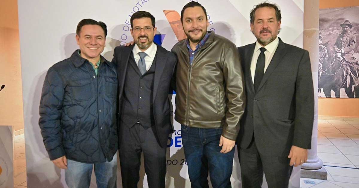 Alcalde de Monclova Carlos Villarrea y el Colegio de Notarios.