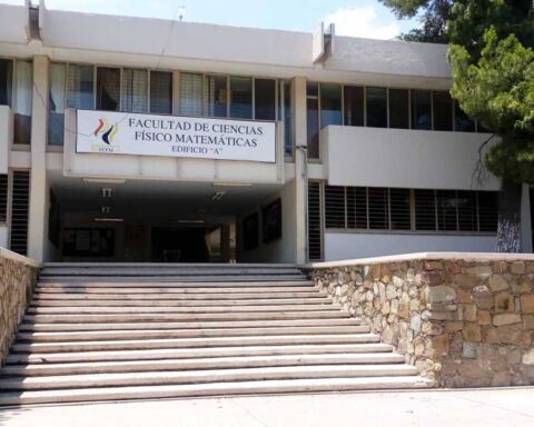 Fachada de la Facultad de Ciencias Físico Matemáticas de la UAdeC