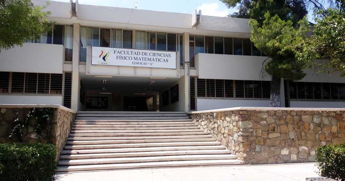 Fachada de la Facultad de Ciencias Físico Matemáticas de la UAdeC