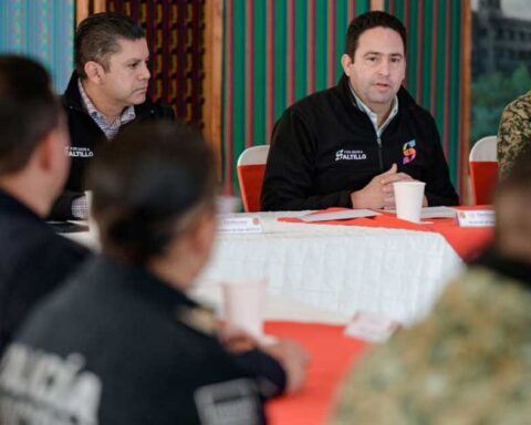 Javier Díaz, alcalde de Saltillo, en reunión regional de seguridad.