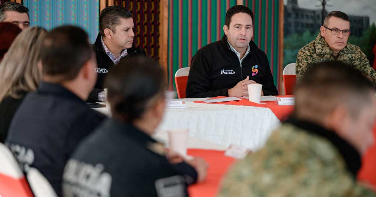 Javier Díaz, alcalde de Saltillo, en reunión regional de seguridad.