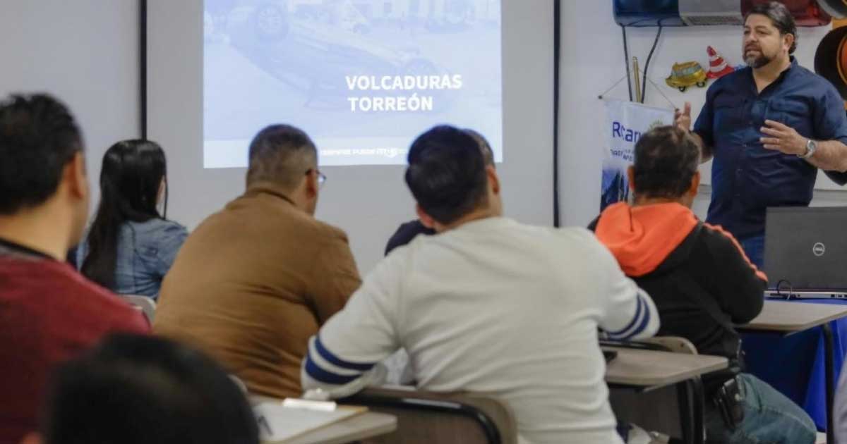 Asistentes al programa de Reeducación vial en Torreón.