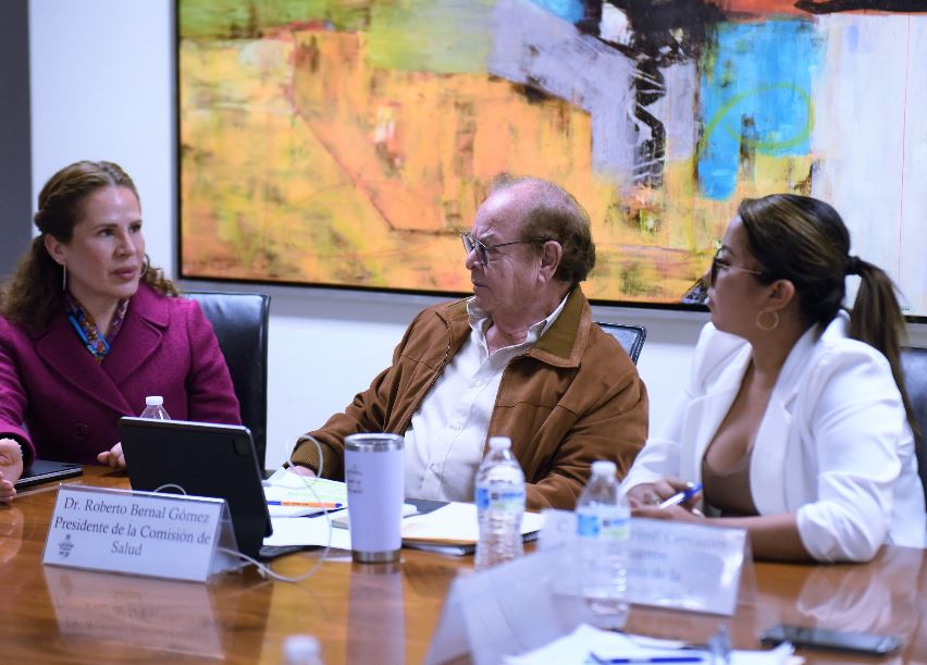 Director de Salud Municipal Roberto Gómez Bernal.