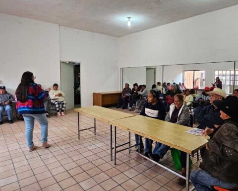 Taller dirigido a adultos mayores.