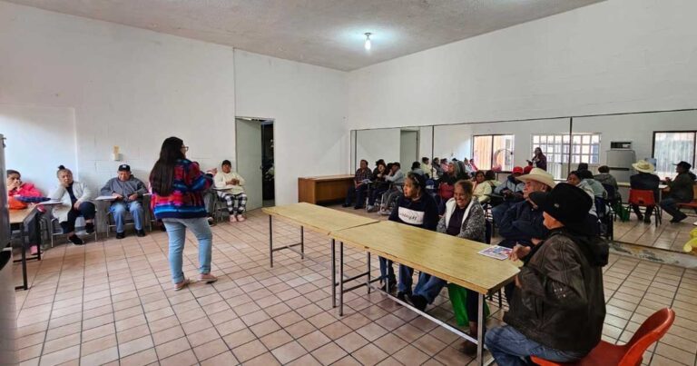 Taller dirigido a adultos mayores.